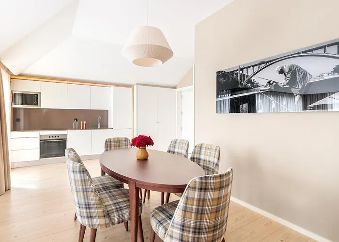 108mm House פורטו