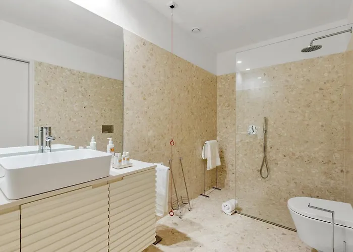 108mm House פורטו