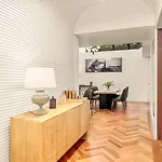 108mm House פורטו