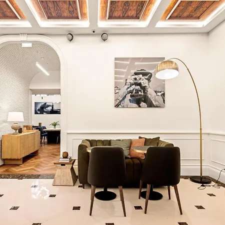 108mm House Apartman Porto