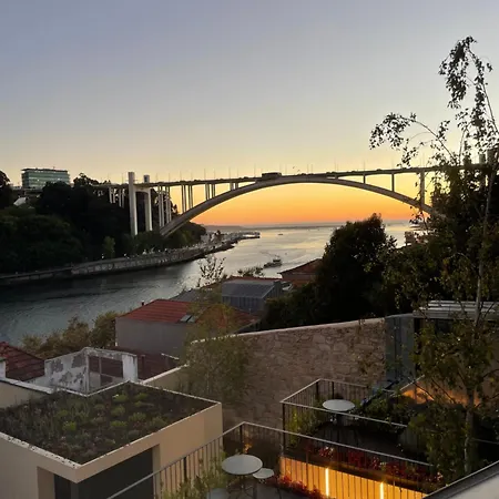 108mm House Apartman Porto