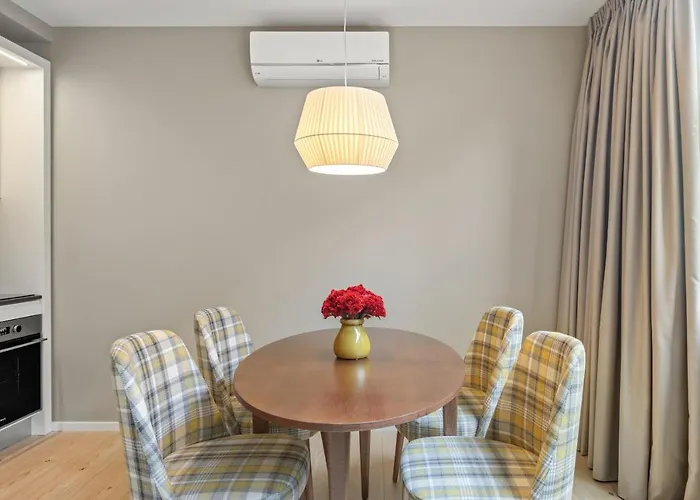 108mm House Apartman Porto